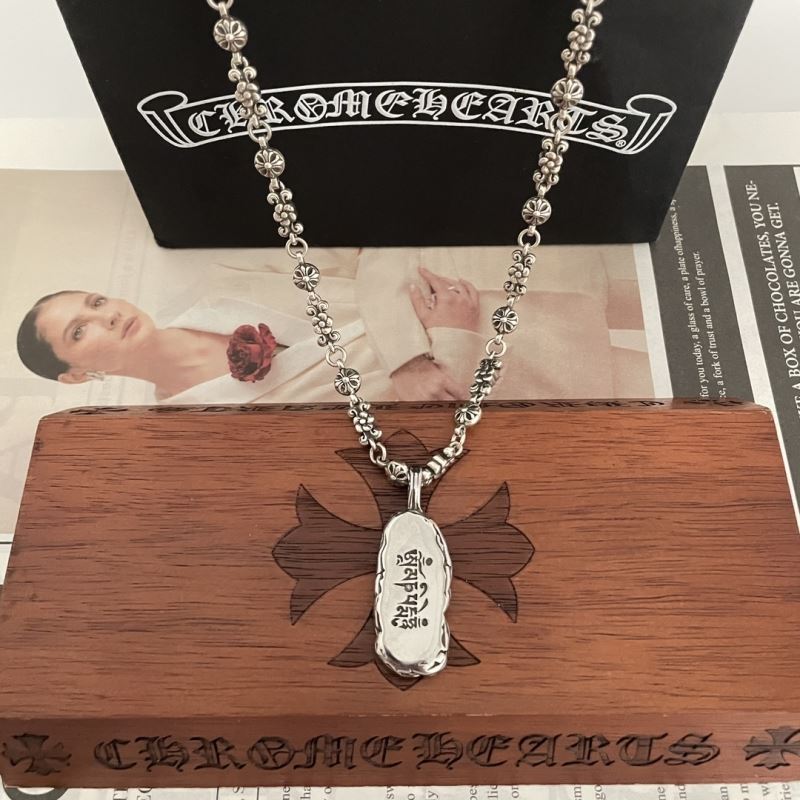 Ch**me He**ts necklaces